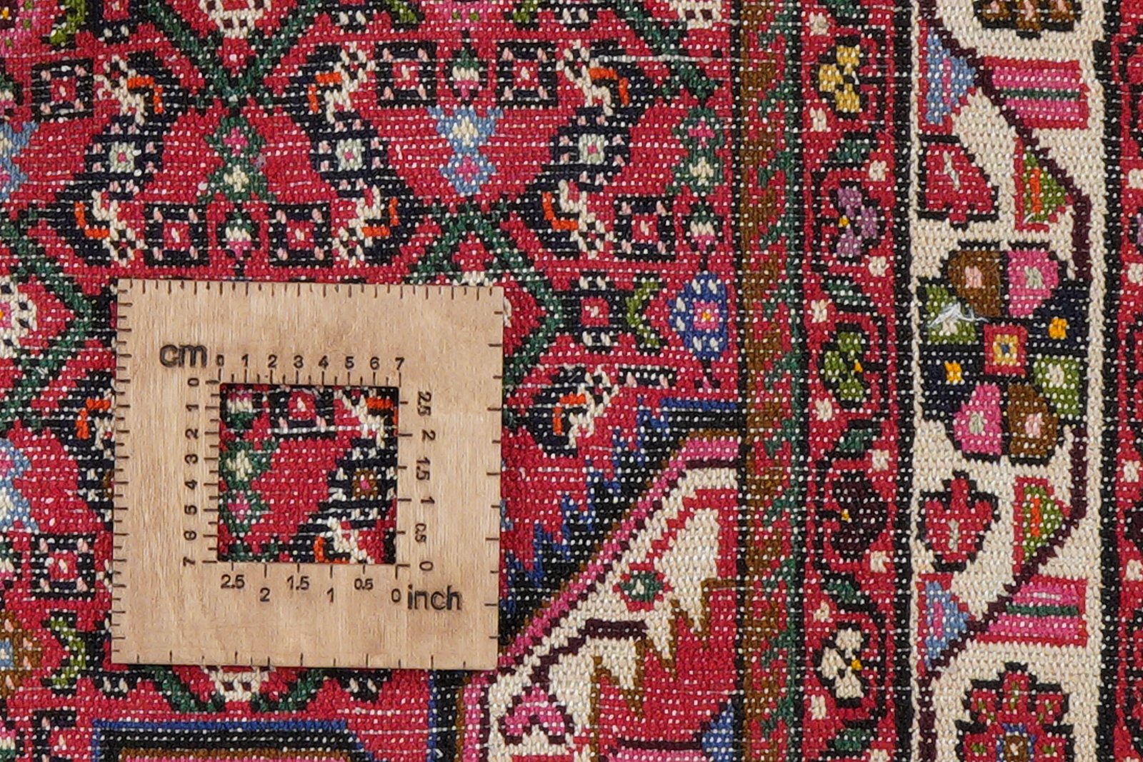Hosseinabad — Hand-knotted, 153x208 cm, Red, 100% Virgin Wool | View 8