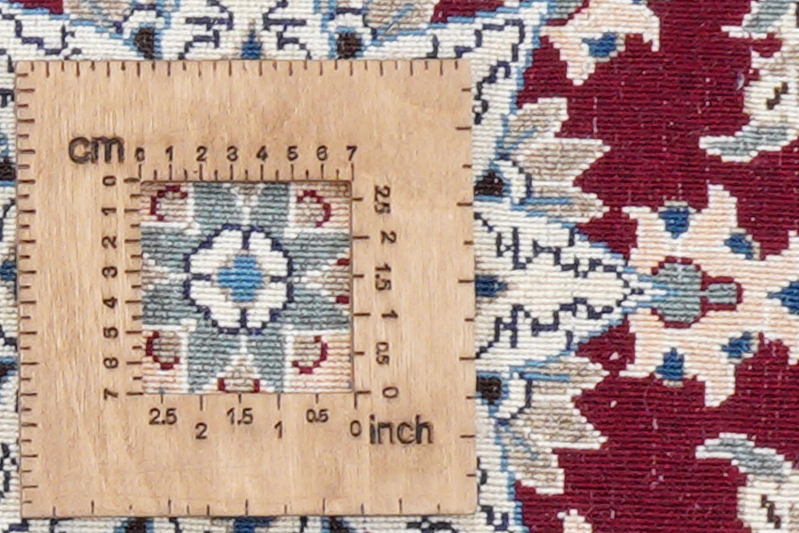 Nain 12La — Hand-knotted, 76x290 cm, Red, 100% Virgin Wool | View 8