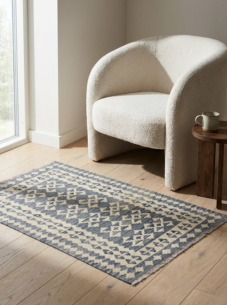 Kelim Gashgai — Handmade, 103x151 cm, Grey, 100% Virgin Wool | Detail view