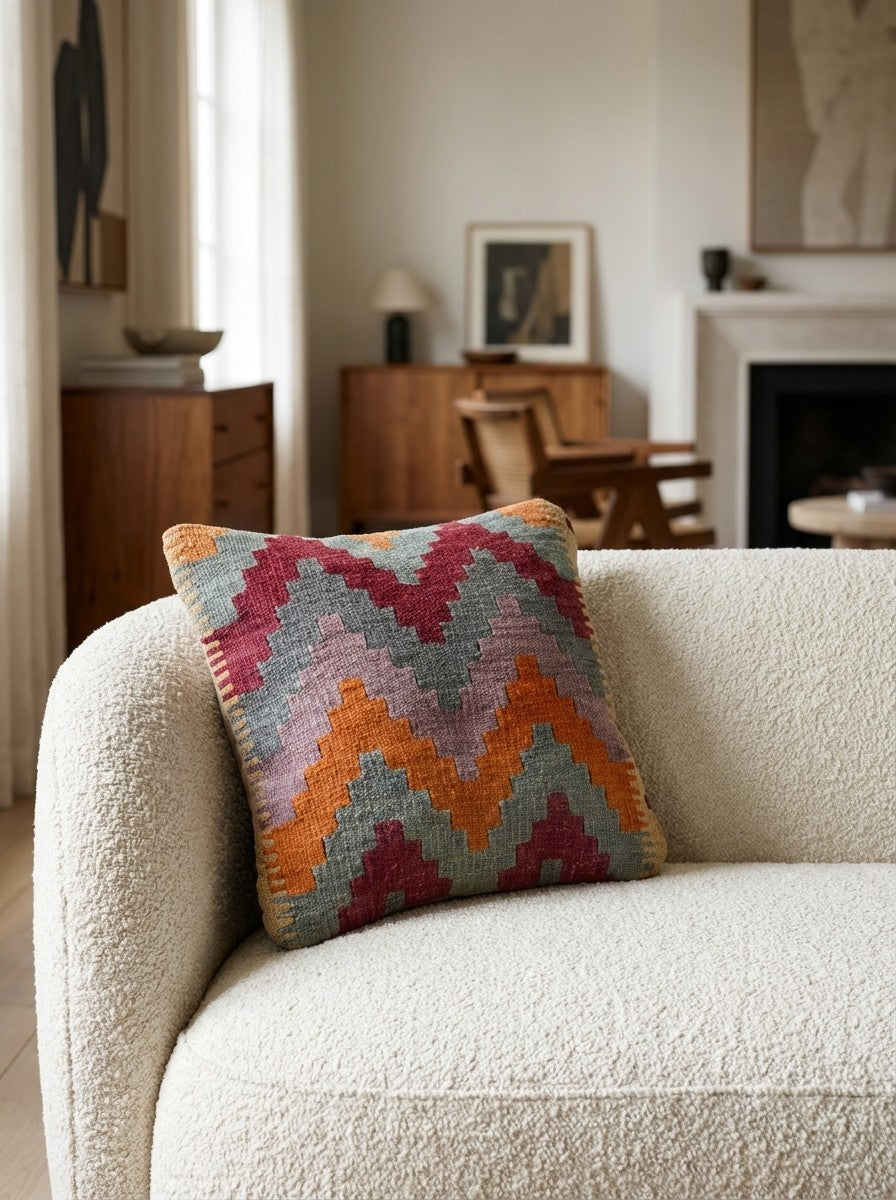 Kelim Kissen — Handmade, 40x40 cm, Multicolor, 100% Virgin Wool | Detail view