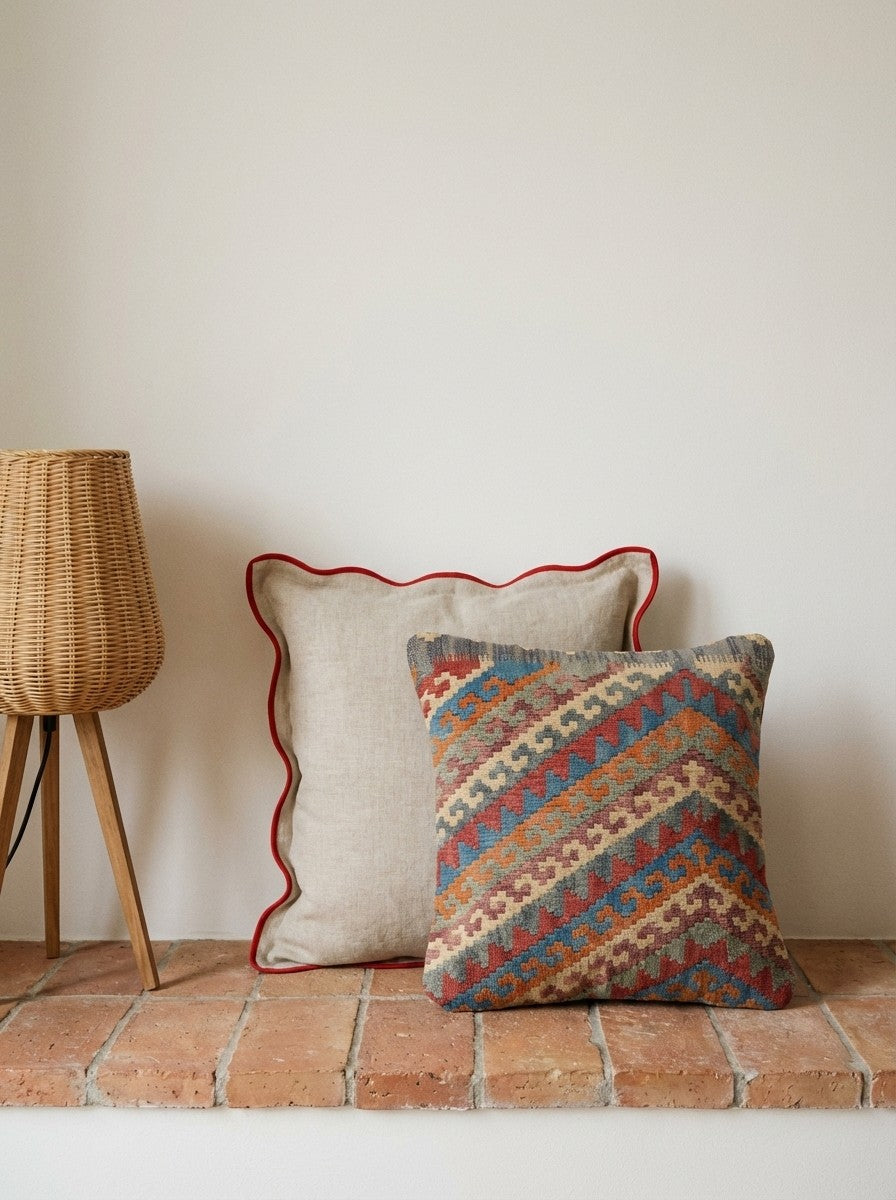 Kelim Kissen — Handmade, 50x50 cm, Multicolor, 100% Virgin Wool | Back view