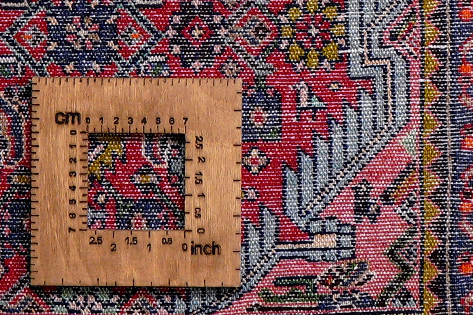 Assadabad — Hand-knotted, 133x207 cm, Red, 100% Virgin Wool | View 8