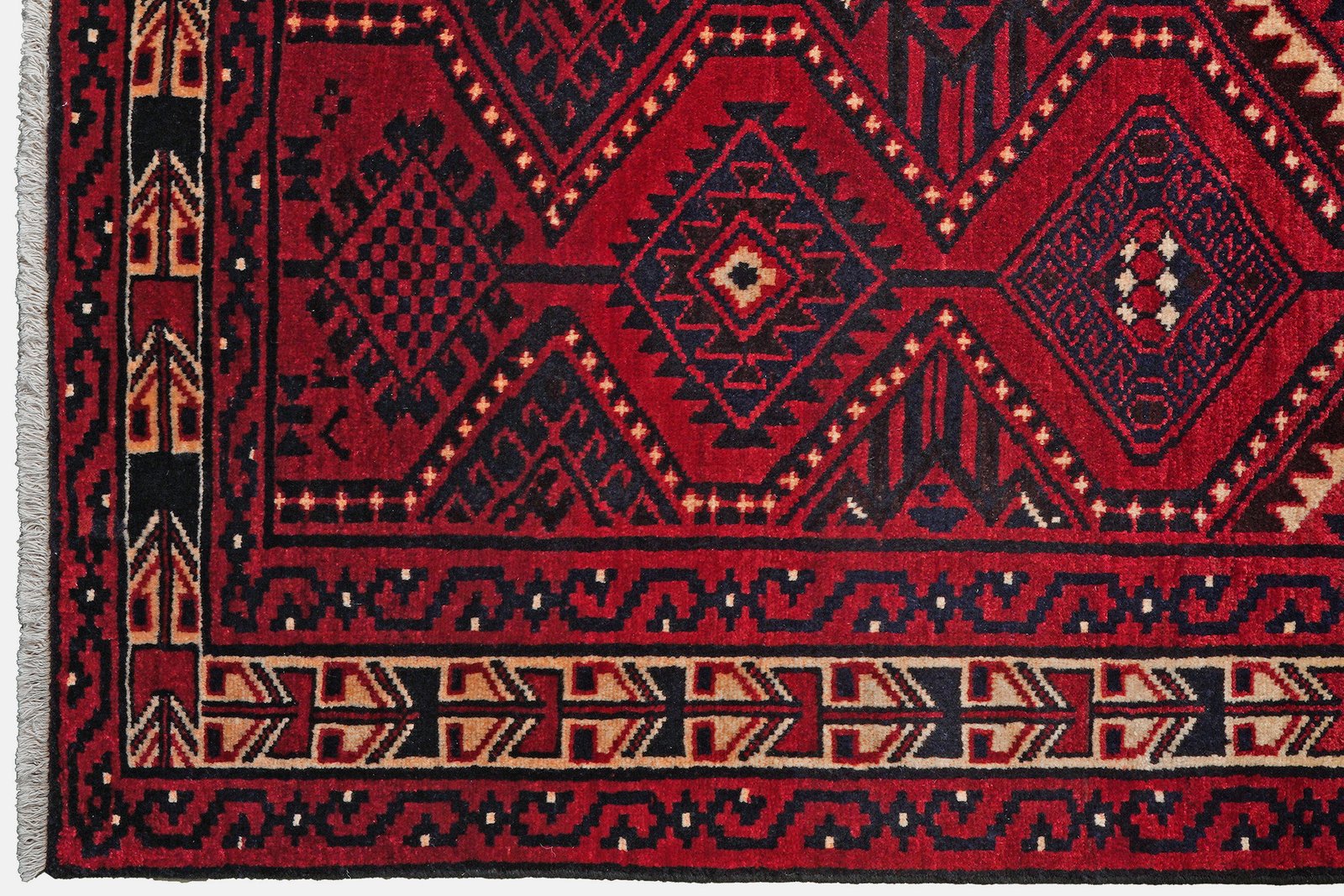 Lori — Hand-knotted, 172x252 cm, Red, 100% Virgin Wool | View 3