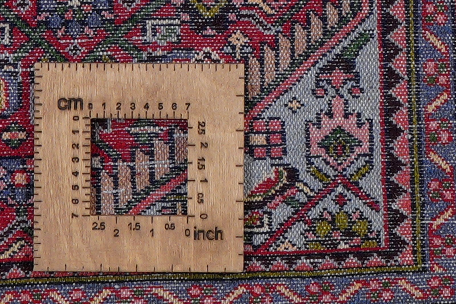 Assadabad — Hand-knotted, 126x193 cm, Red, 100% Virgin Wool | View 8