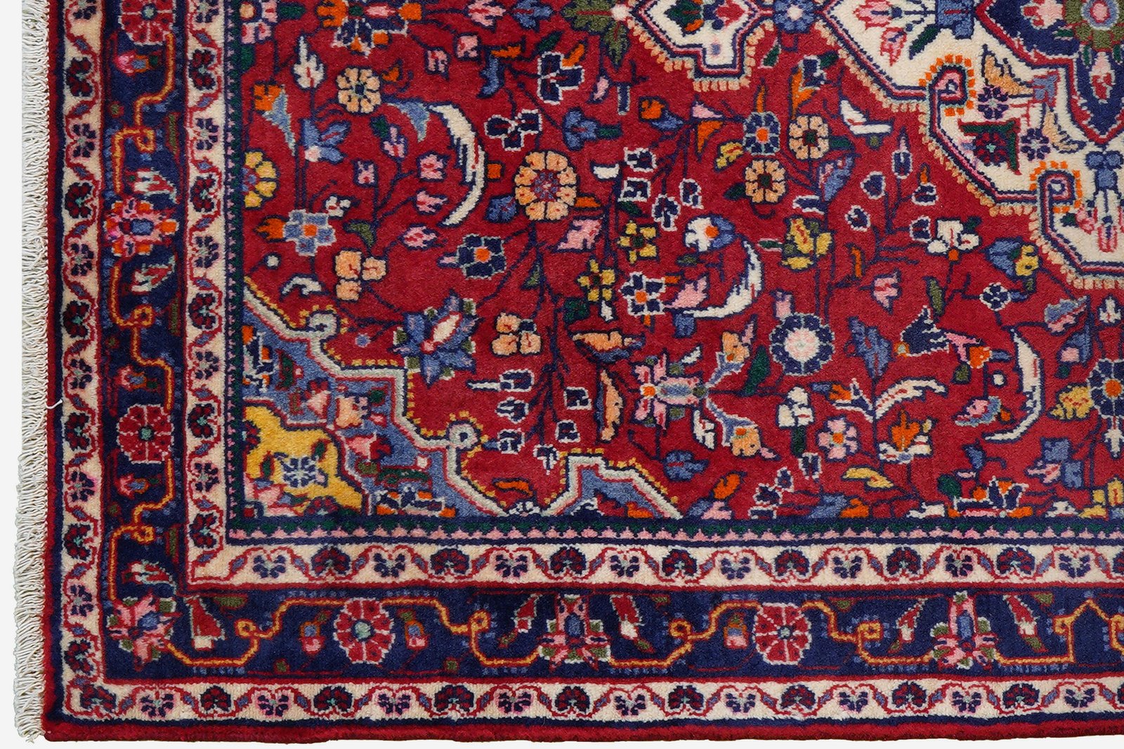 Djozan — Hand-knotted, 108x156 cm, Red, 100% Virgin Wool | View 3