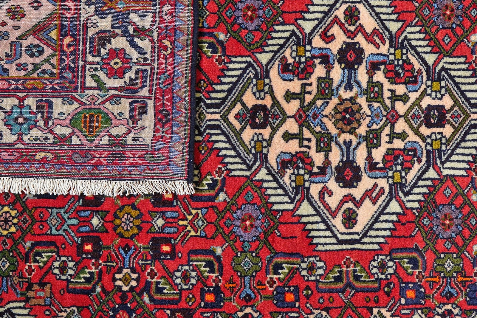 Assadabad — Hand-knotted, 121x198 cm, Red, 100% Virgin Wool | View 7