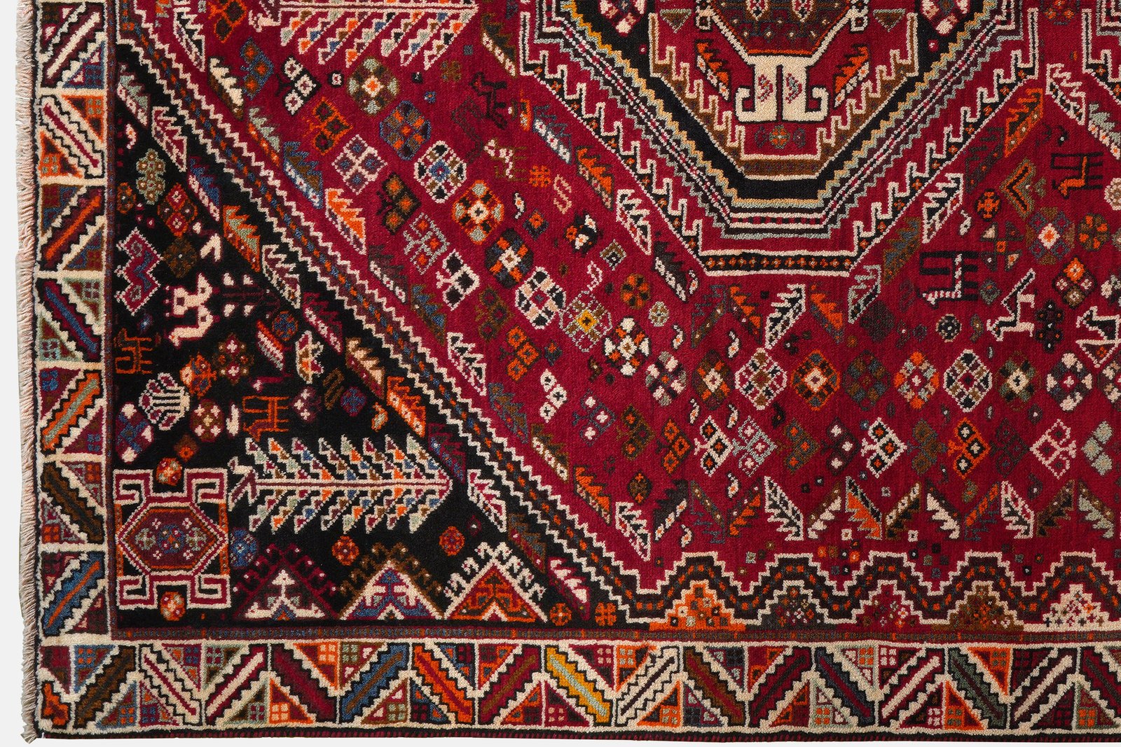 Gashgai — Hand-knotted, 177x254 cm, Red, 100% Virgin Wool | View 3