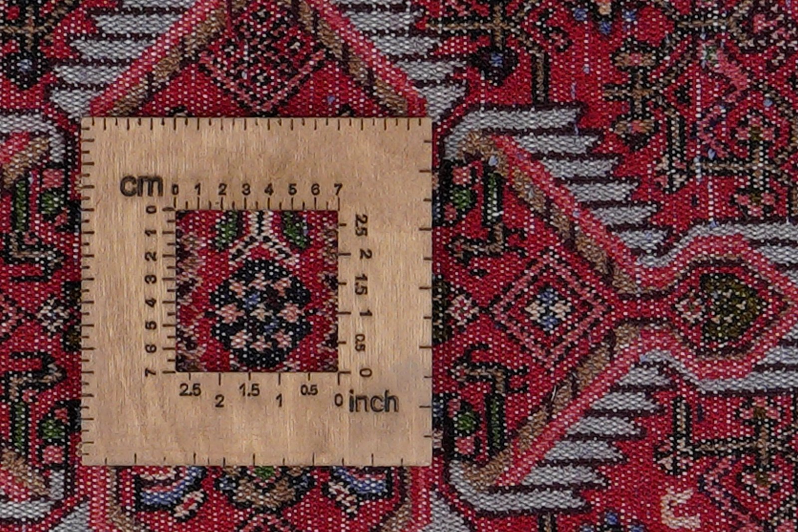 Assadabad — Hand-knotted, 74x124 cm, Red, 100% Virgin Wool | View 8
