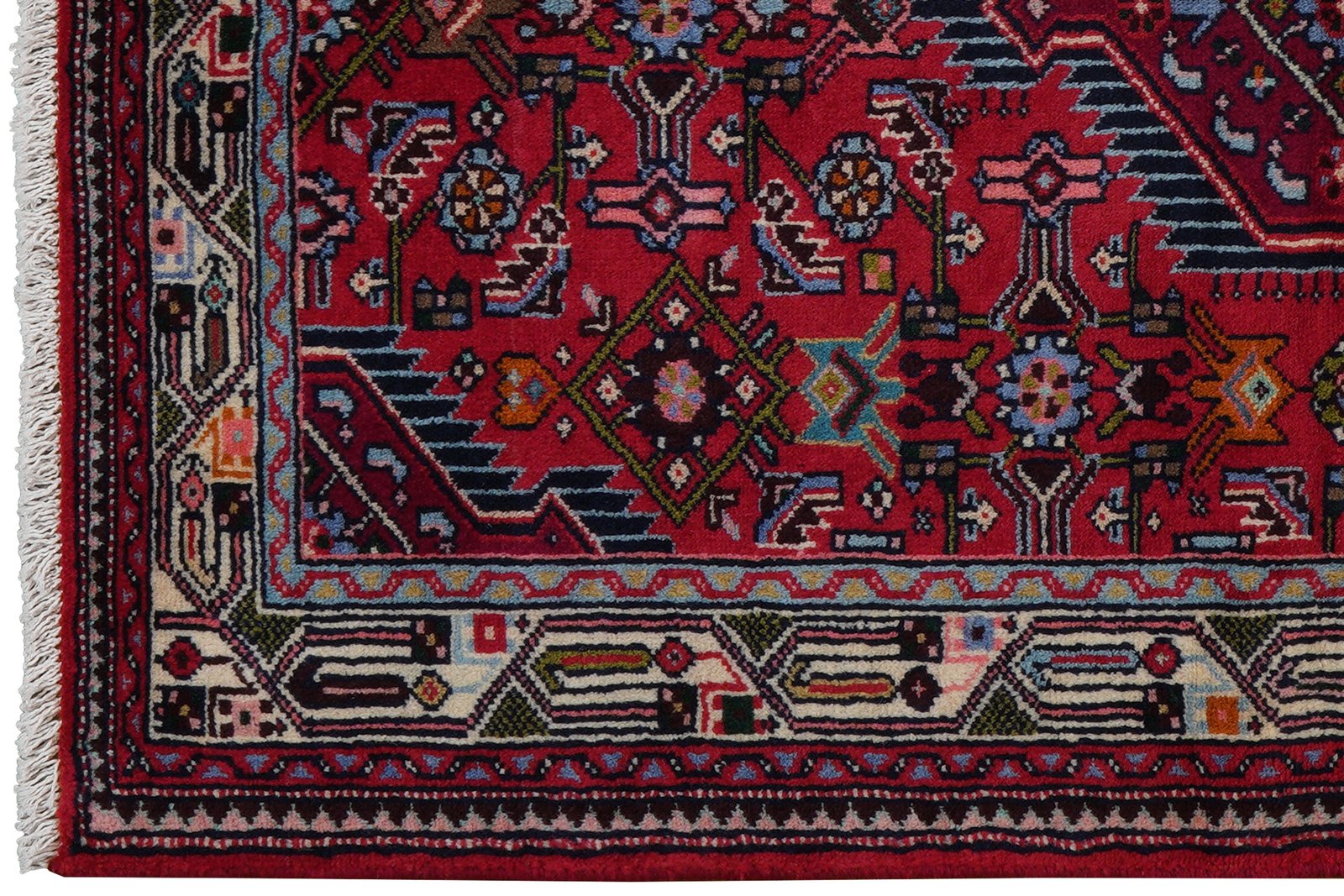 Assadabad — Hand-knotted, 103x154 cm, Red, 100% Virgin Wool | View 3