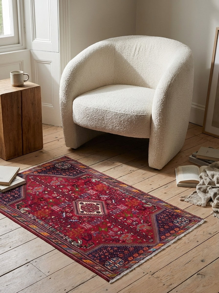Gashgai — Hand-knotted, 105x172 cm, Red, 100% Virgin Wool | Detail view
