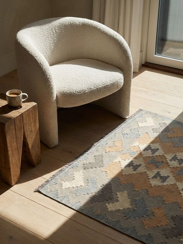 Kelim Gashgai — Handmade, 120x166 cm, Beige, 100% Virgin Wool | Detail view