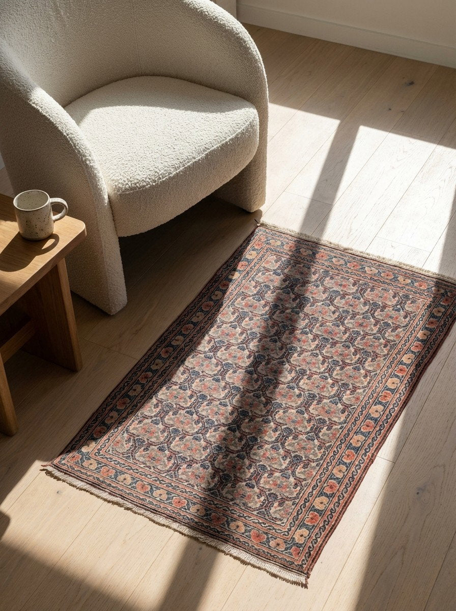 Tabriz Antique — Handgefertigt, 86x62 cm, Bunt, 100% Virgin Wool | Detail view