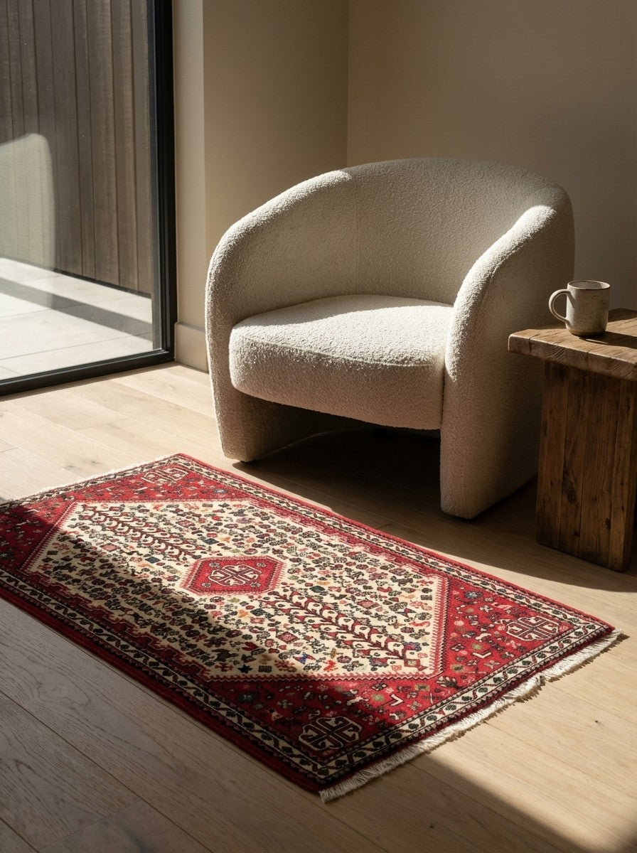 Abadeh — Hand-knotted, 72x150 cm, Beige, 100% Virgin Wool | Detail view