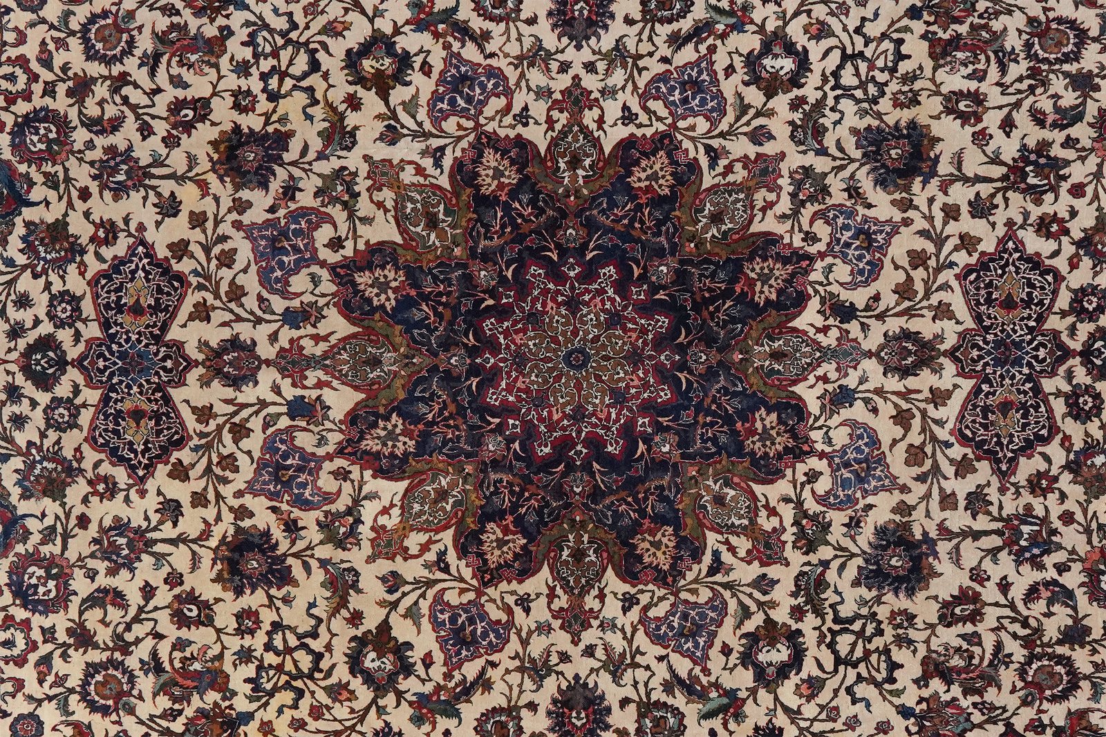 Isfahan — Hand-knotted, 320x465 cm, 100% Virgin Wool | View 4