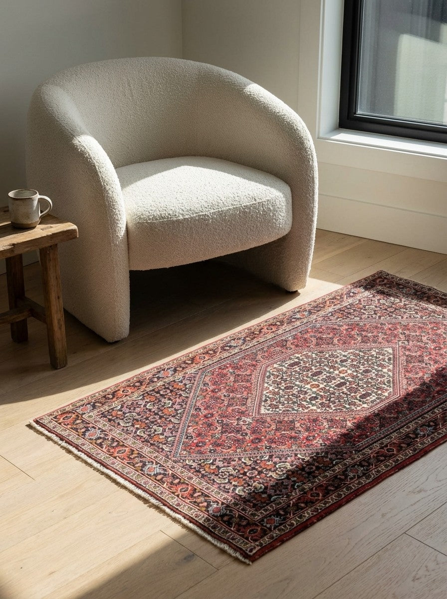Bidjar Tekkab — Hand-knotted, 91x172 cm, Red, 100% Virgin Wool | Detail view